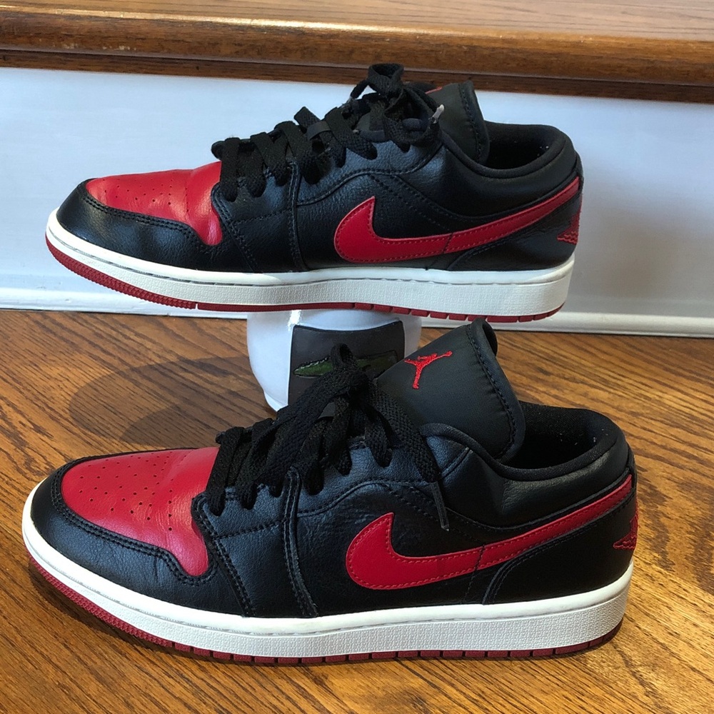 Nike Wmns Air Jordan 1 Low 'Bred Sail' in black, gym red, Sz 8.5 in Gently Used!